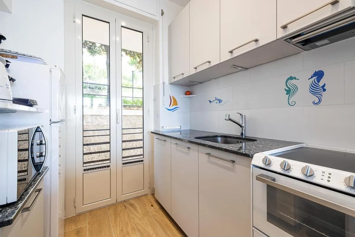 Bellochio - Apartment 2Bdr With Sea View - Ac - Parking Menton 0*,  France