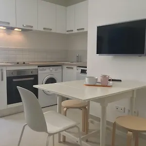 Apartment 2 Pieces Climatise A Cote De La Rue Palmaro, Menton